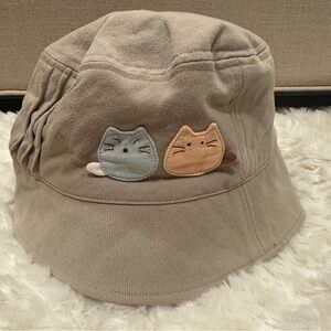 HIKOSEN CARA Kids Tan Bucket Hat w/ Hand-Sewn Cute Cats Embroidery Spring/Summer